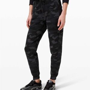 LULULEMON Stretch High-Rise Black Camouflage Joggers Size 2